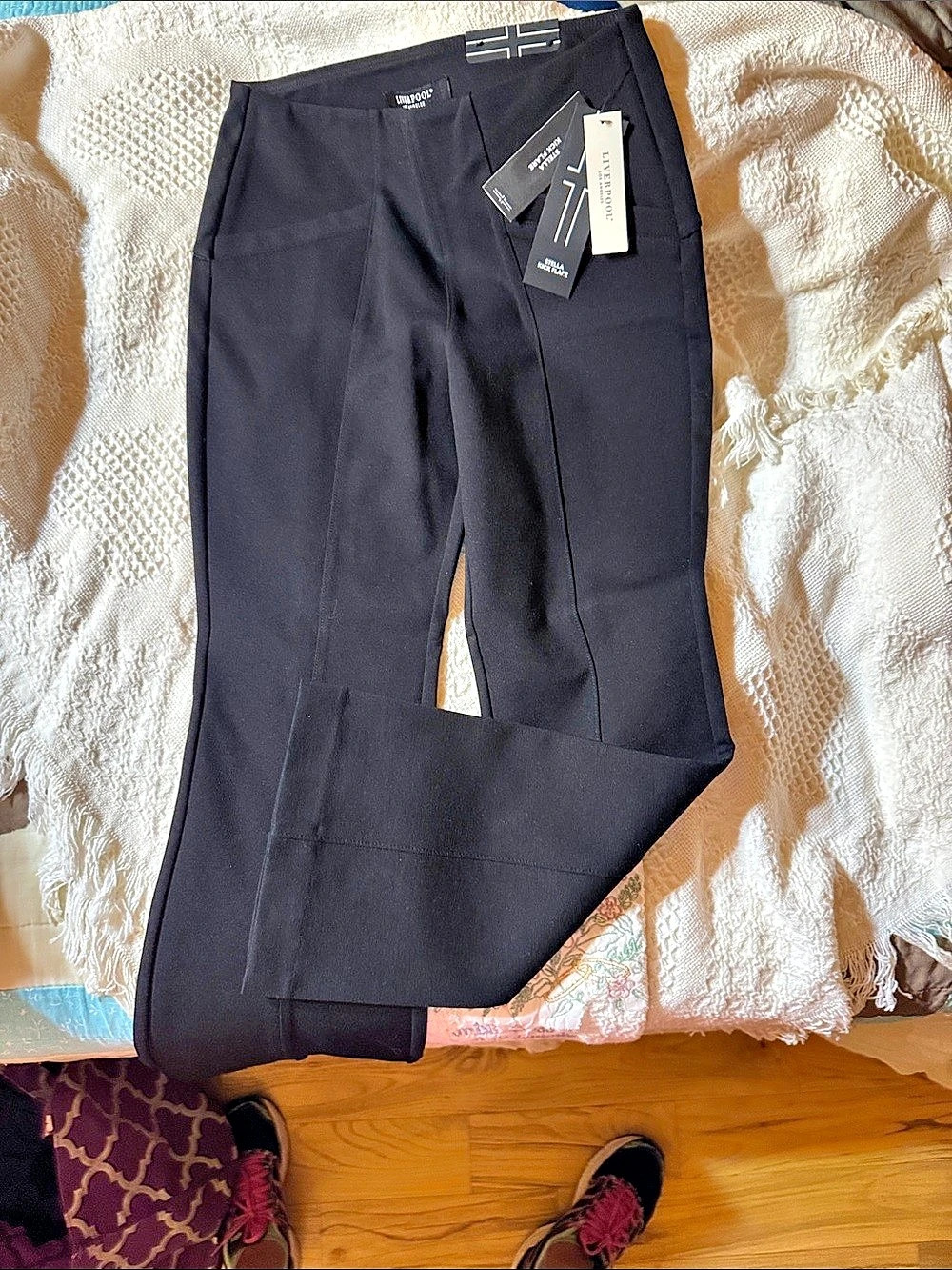 Liverpool Flare Pants in Black Size 2/26 NWT